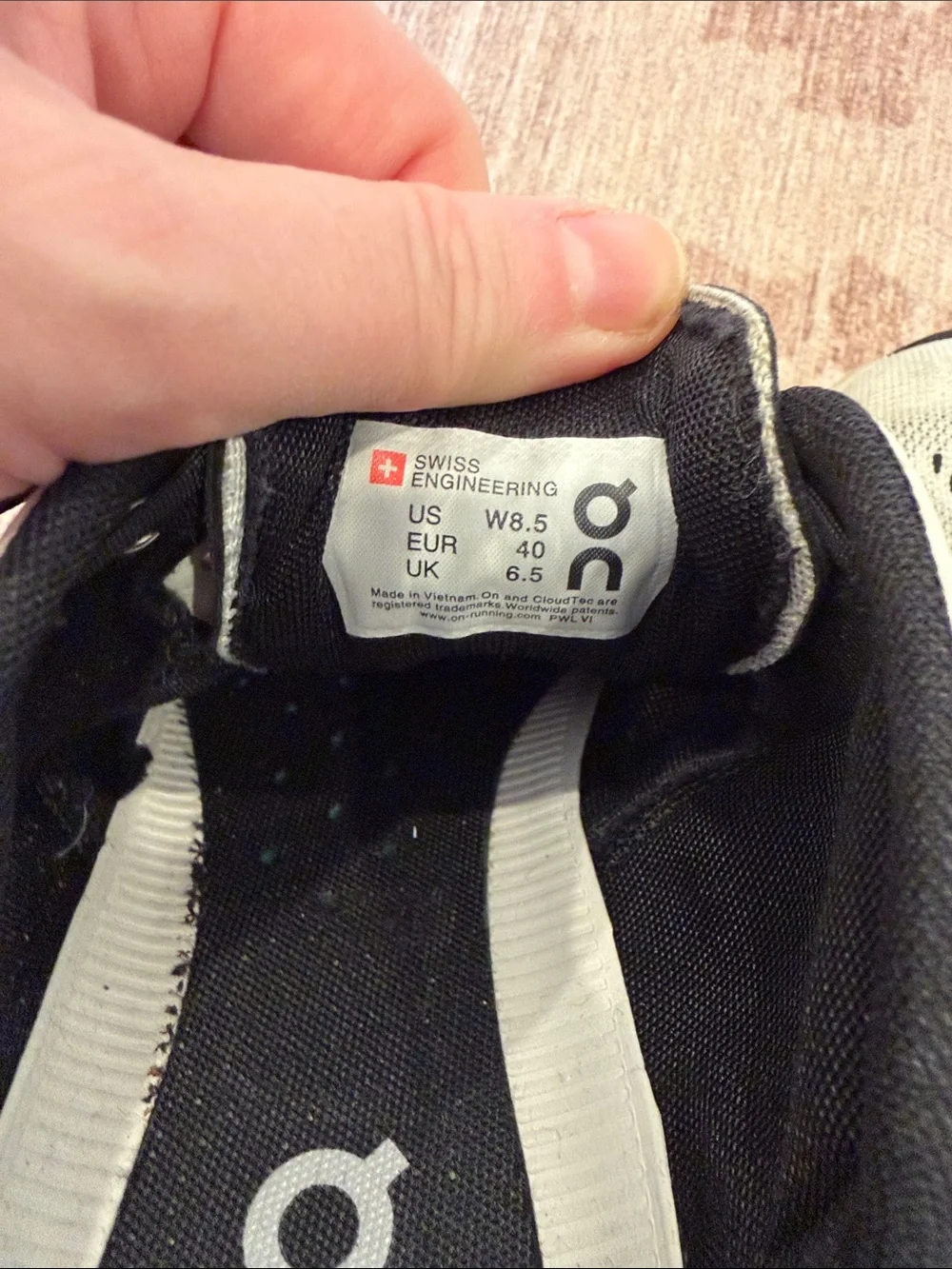On Cloud Running Shoe - Picture 6 of 7